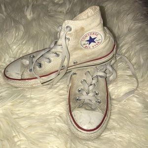 White converse (chucks)